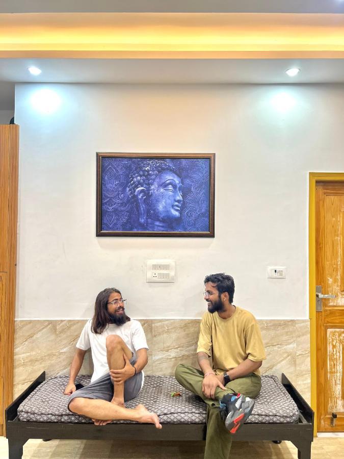 Shanti Hostel And Garden Cafe Rishikesh Bagian luar foto